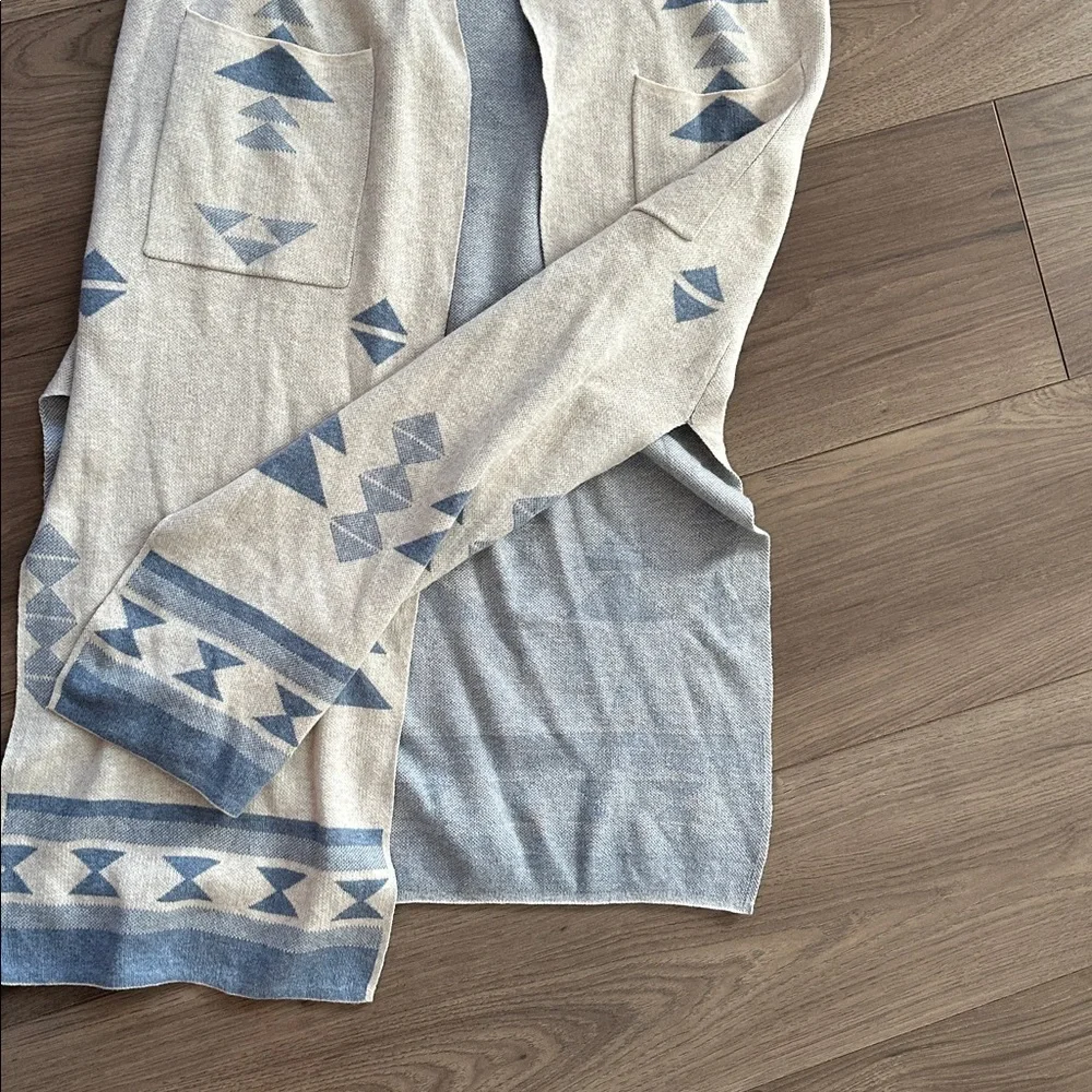 NWT Ruby Moon long Aztec print cardigan. Light weight cotton. Size Medium - Picture 3 of 6